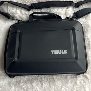 Thule - Gauntlet Sleeve for 15” Apple MacBook Pro, 15” Apple MacBook Pro